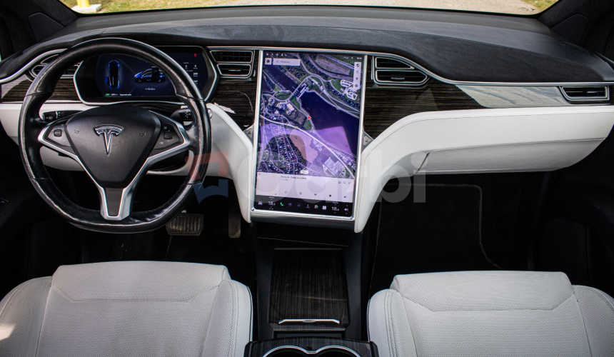 Tesla Model X 75D Free Supercharging SC01, 6 miestna, Ťažné, TOP konfigurácia