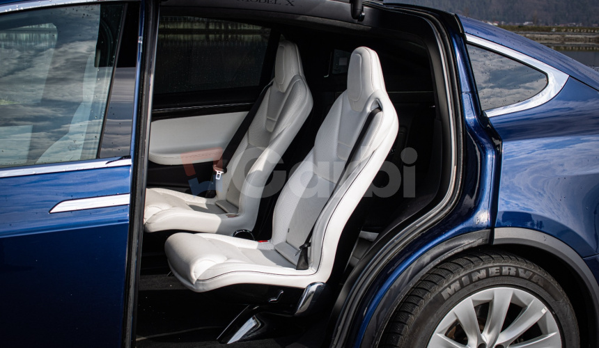 Tesla Model X 75D Free Supercharging SC01, 6 miestna, Ťažné, TOP konfigurácia