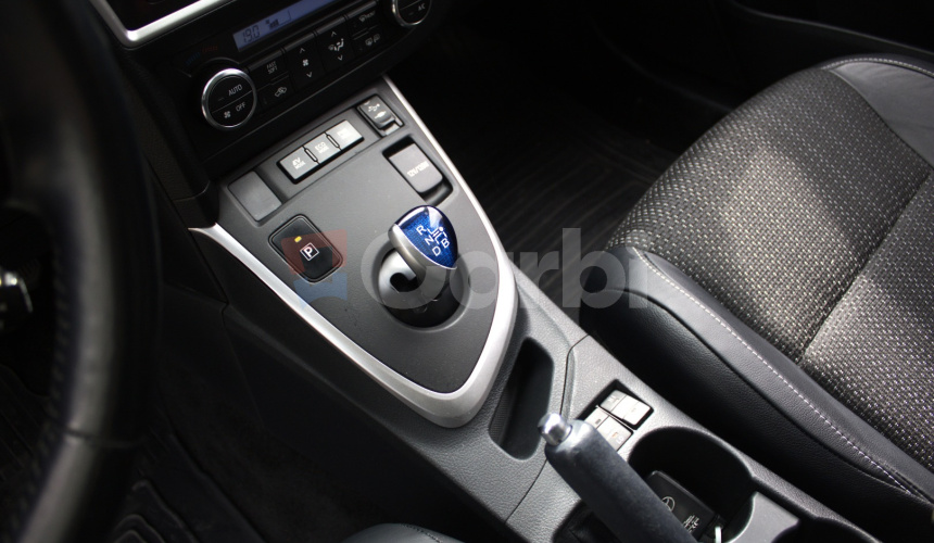 Toyota Auris TOURING SPORTS, 1.8 benzin+hev, 73kw, Automat