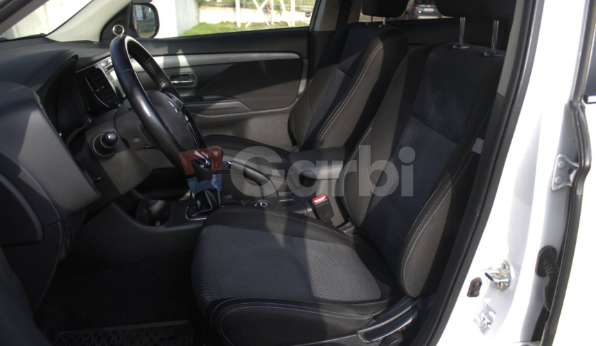 Mitsubishi Outlander 2.2 DI-D Intense+