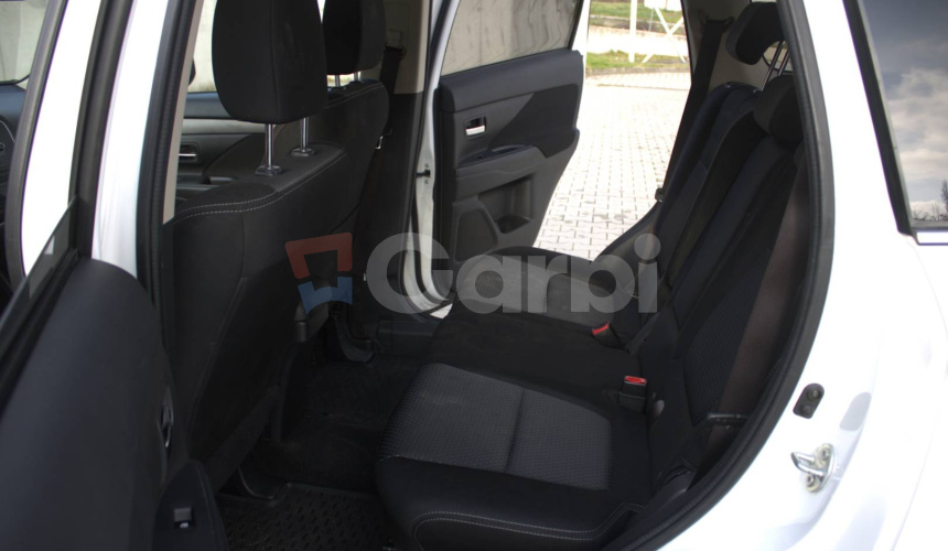 Mitsubishi Outlander 2.2 DI-D Intense+