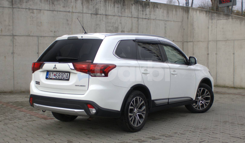 Mitsubishi Outlander 2.2 DI-D Intense+