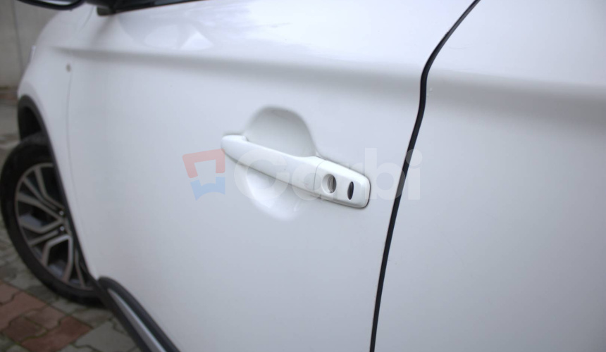 Mitsubishi Outlander 2.2 DI-D Intense+