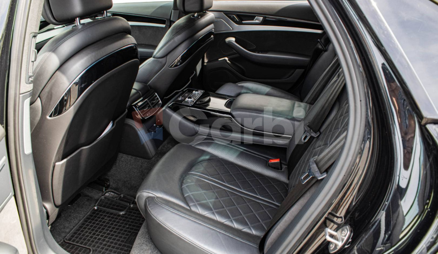 Audi A8 3.0 TDI V6 DPF quattro tiptronic