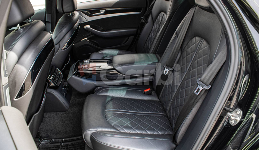 Audi A8 3.0 TDI V6 DPF quattro tiptronic