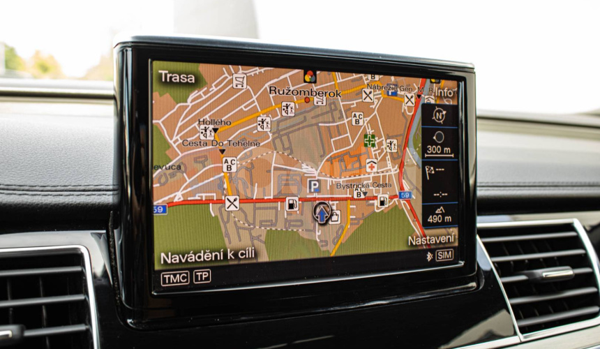 Audi A8 3.0 TDI V6 DPF quattro tiptronic