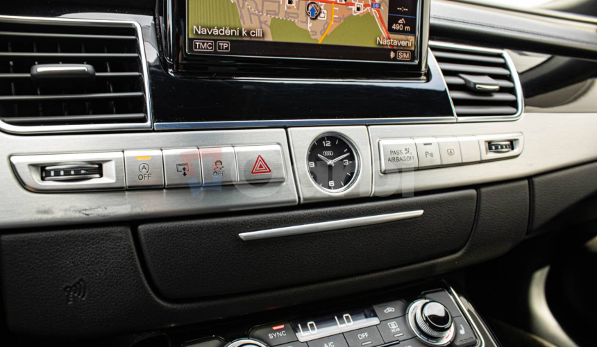 Audi A8 3.0 TDI V6 DPF quattro tiptronic