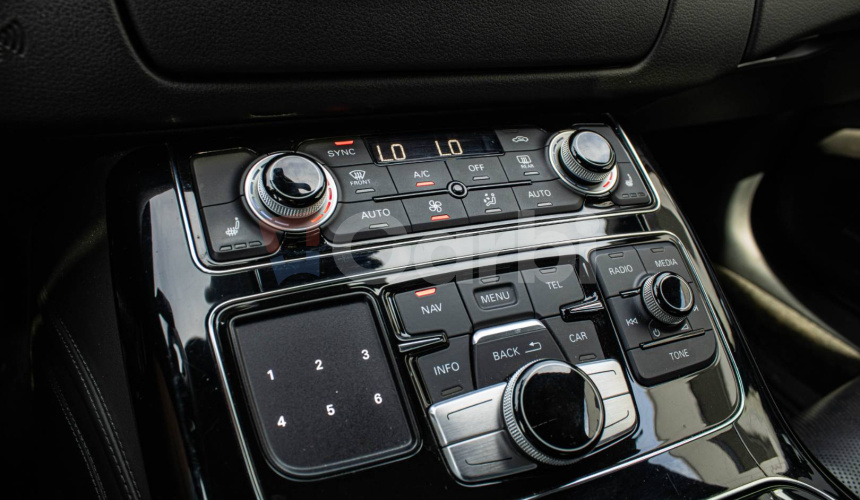 Audi A8 3.0 TDI V6 DPF quattro tiptronic