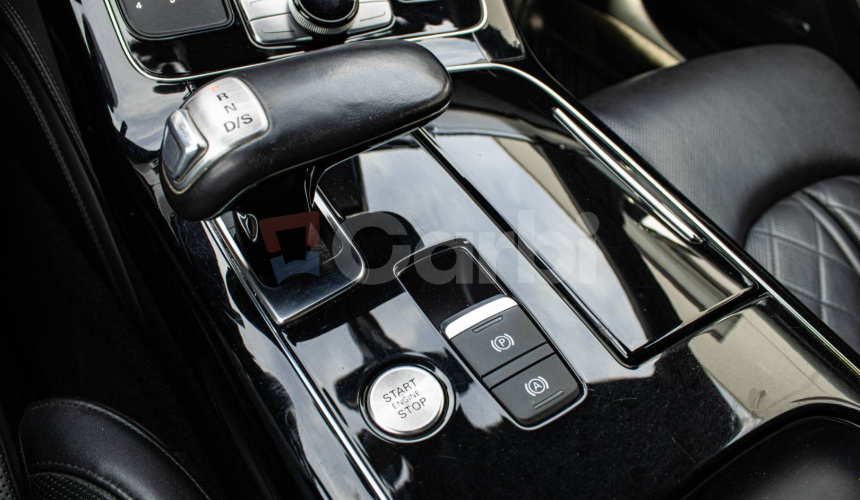 Audi A8 3.0 TDI V6 DPF quattro tiptronic