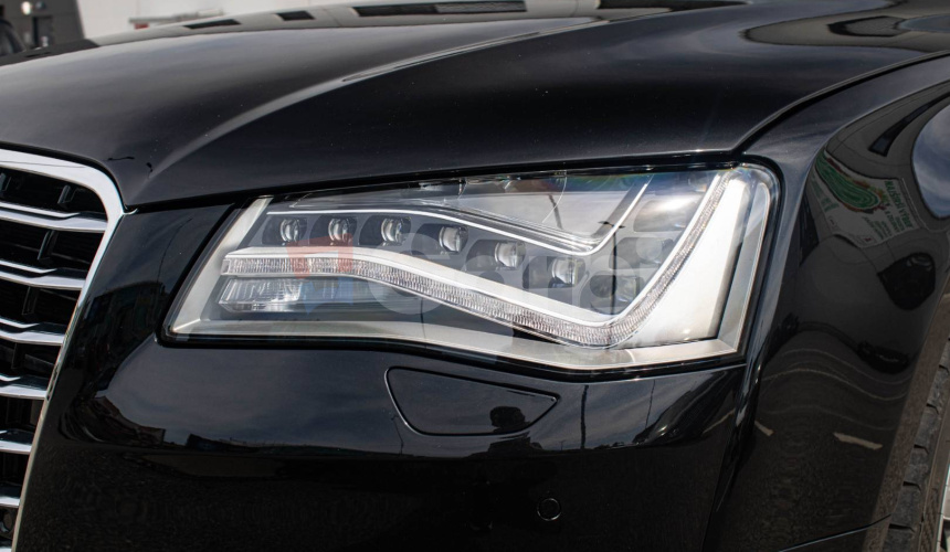 Audi A8 3.0 TDI V6 DPF quattro tiptronic
