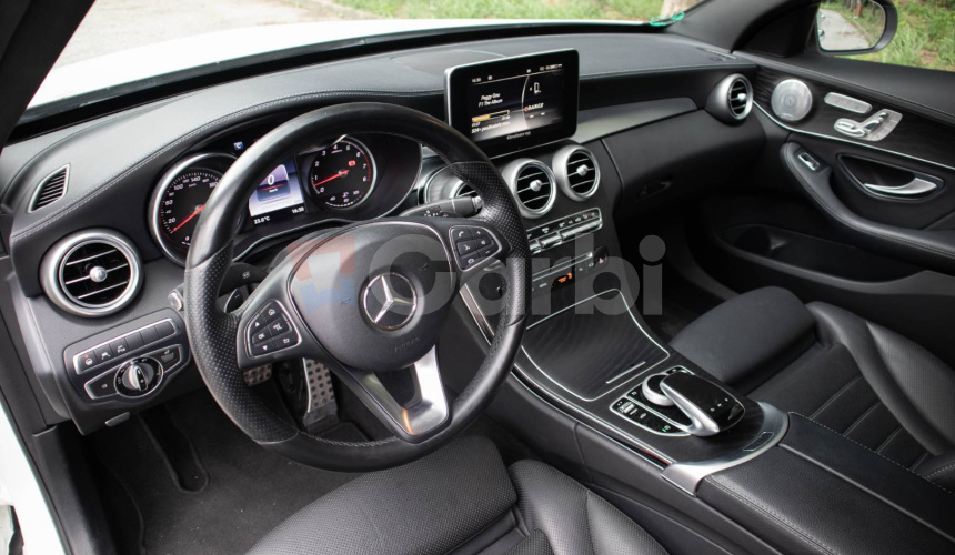 Mercedes-Benz C trieda Sedan 400 4matic 9G