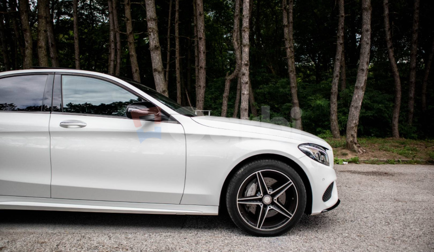 Mercedes-Benz C trieda Sedan 400 4matic 9G