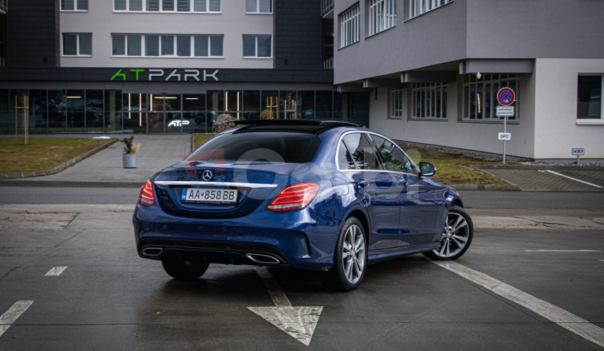 C 250d 4Matic, AMG, Pano, HUD, Webasto, Burmester, kamera, ambient