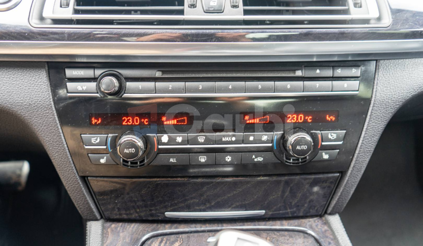 BMW Rad 7 740d