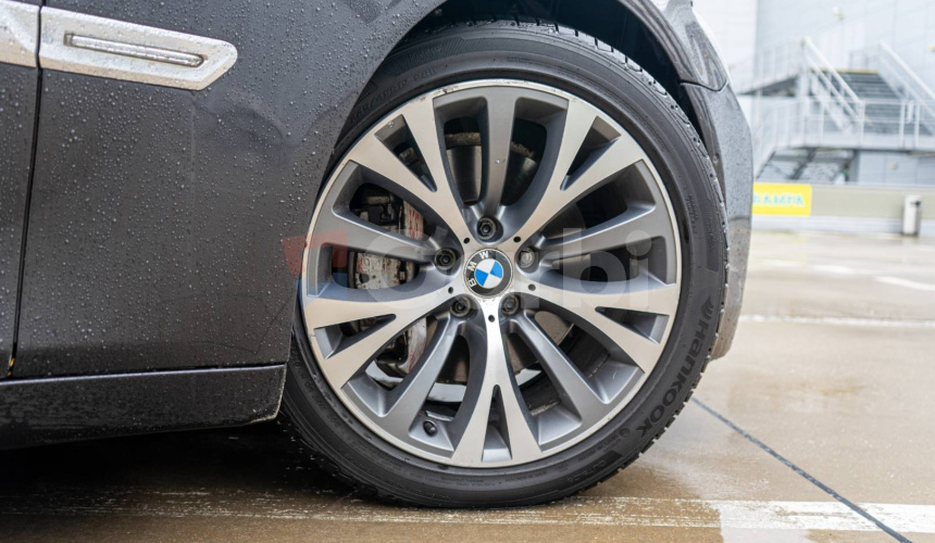 BMW Rad 7 740d