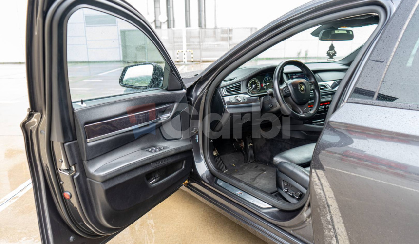 BMW Rad 7 740d