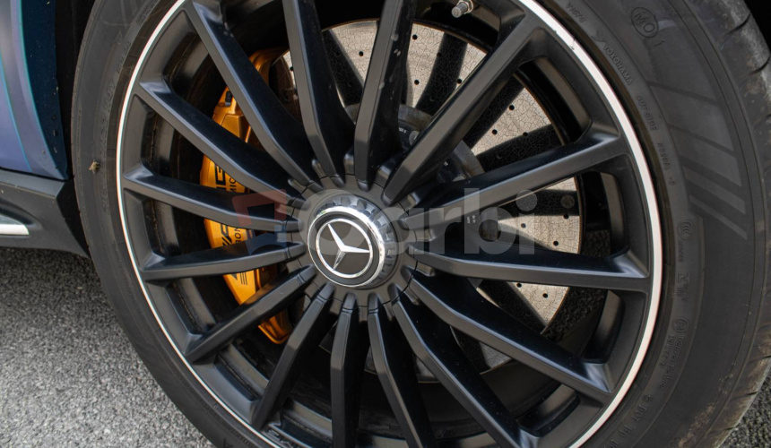 Mercedes-Benz GLS 63S 7m, Akrapovič, Fólia, Keramické brzdy, Soft Close, Masáž