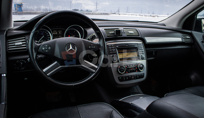 350 CDI 4Matic 7 miestne, vzduch, kamera, po rozvodoch, Strešné okno, DPH