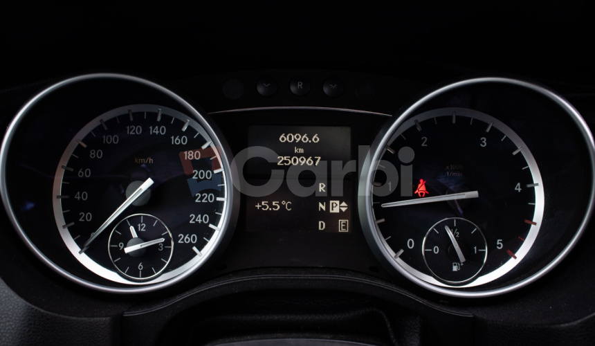 350 CDI 4Matic 7 miestne, vzduch, kamera, po rozvodoch, Strešné okno, DPH