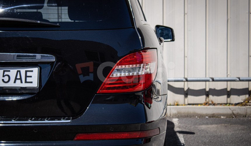 R 350 CDI 4Matic 7 miestne, vzduch, kamera, po rozvodoch, Strešné okno, DPH