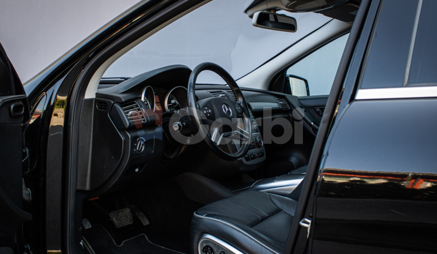 R 350 CDI 4Matic 7 miestne, vzduch, kamera, po rozvodoch, Strešné okno, DPH