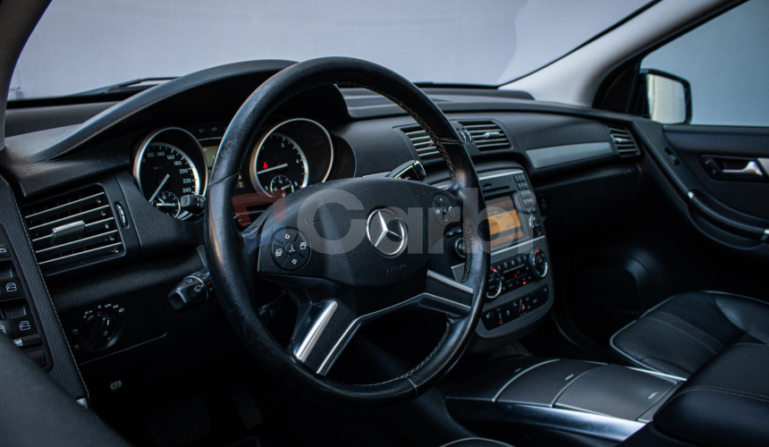 R 350 CDI 4Matic 7 miestne, vzduch, kamera, po rozvodoch, Strešné okno, DPH