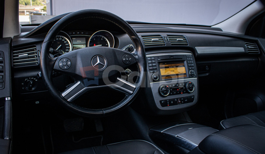 R 350 CDI 4Matic 7 miestne, vzduch, kamera, po rozvodoch, Strešné okno, DPH