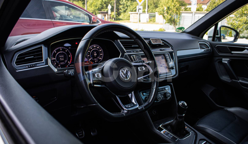 Volkswagen Tiguan 2.0 TDI 110kW R-line, Panoráma, Full Led, Virtual cockpit, ACC, Ťažné