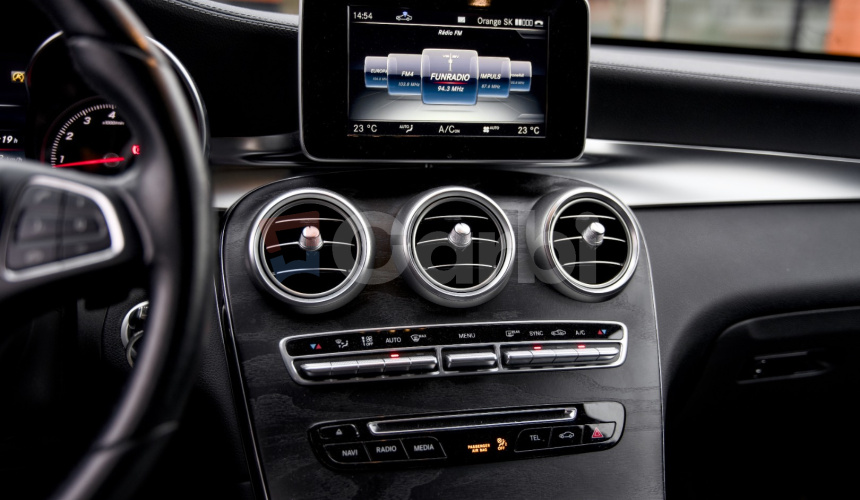 Mercedes-Benz GLC SUV 250 4Matic AT/9