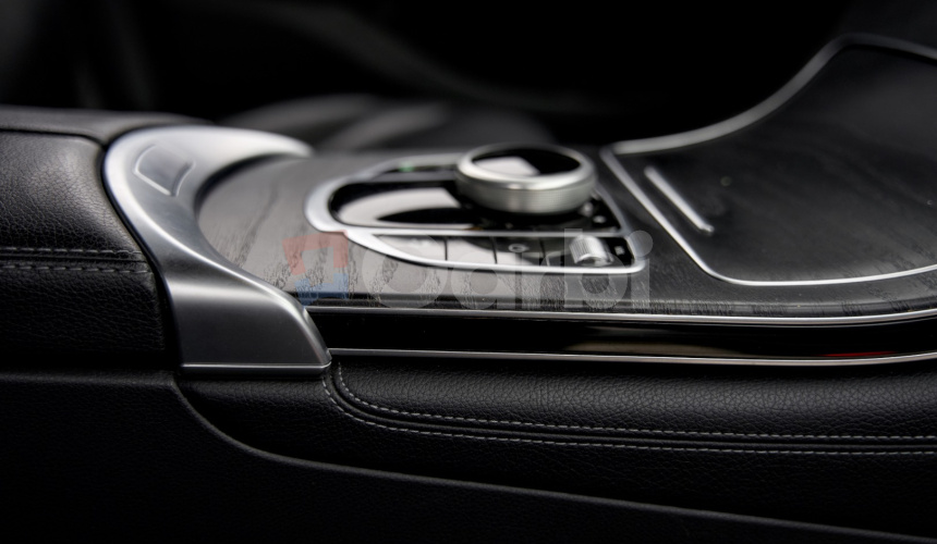 Mercedes-Benz GLC SUV 250 4Matic AT/9