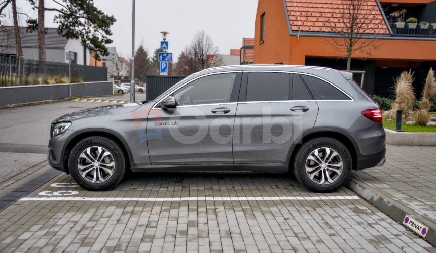 Mercedes-Benz GLC SUV 250 4Matic AT/9