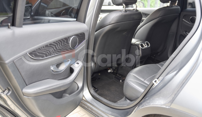 Mercedes-Benz GLC SUV 250 4Matic AT/9