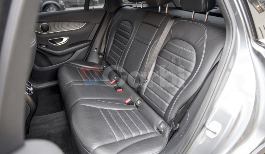 Mercedes-Benz GLC SUV 250 4Matic AT/9