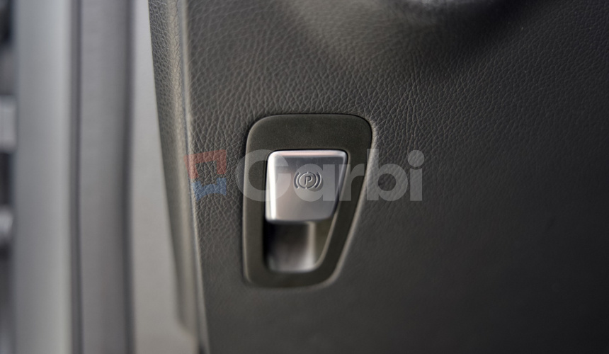 Mercedes-Benz GLC SUV 250 4Matic AT/9