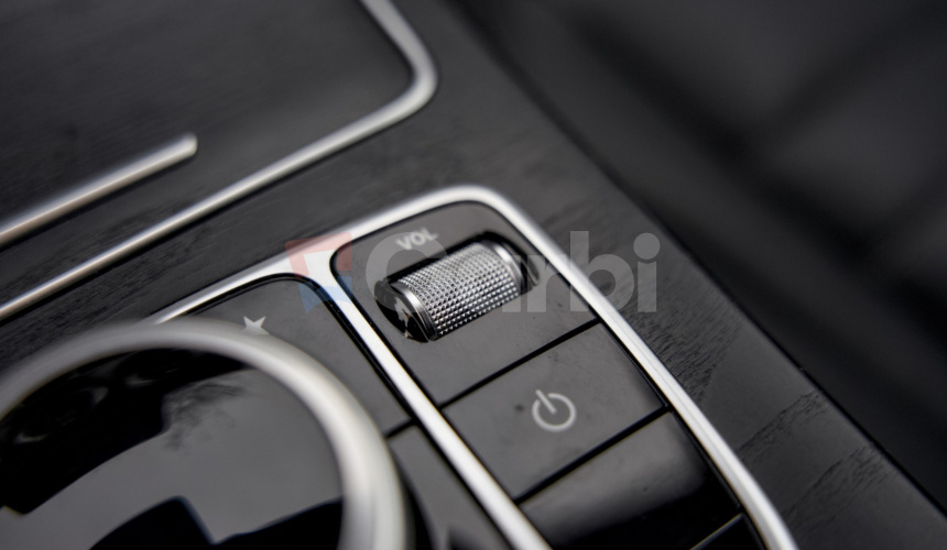 Mercedes-Benz GLC SUV 250 4Matic AT/9