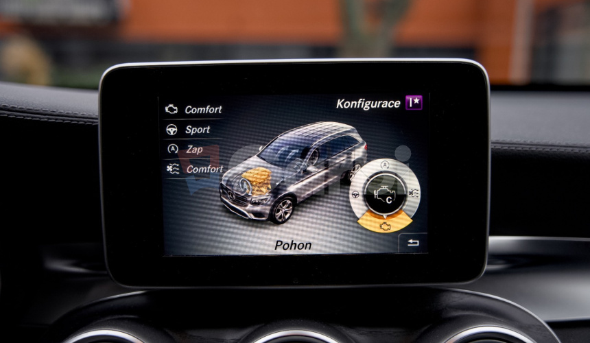 Mercedes-Benz GLC SUV 250 4Matic AT/9