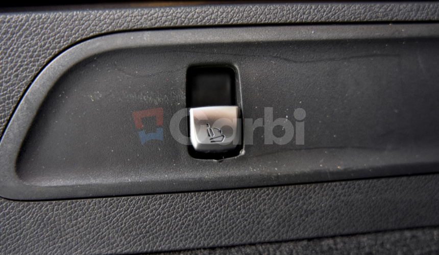 Mercedes-Benz GLC SUV 250 4Matic AT/9