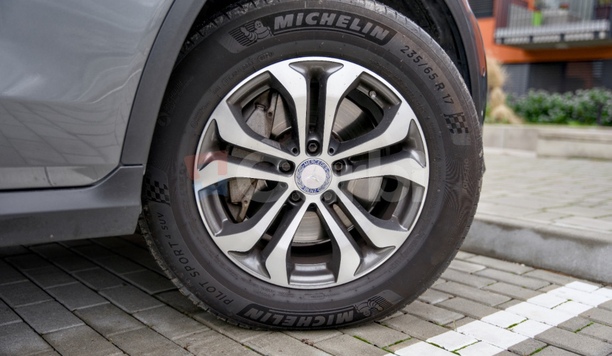 Mercedes-Benz GLC SUV 250 4Matic AT/9