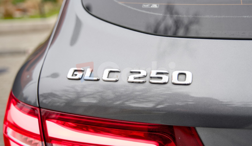 Mercedes-Benz GLC SUV 250 4Matic AT/9