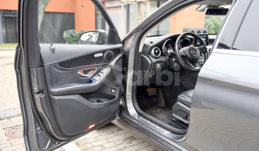 Mercedes-Benz GLC SUV 250 4Matic AT/9