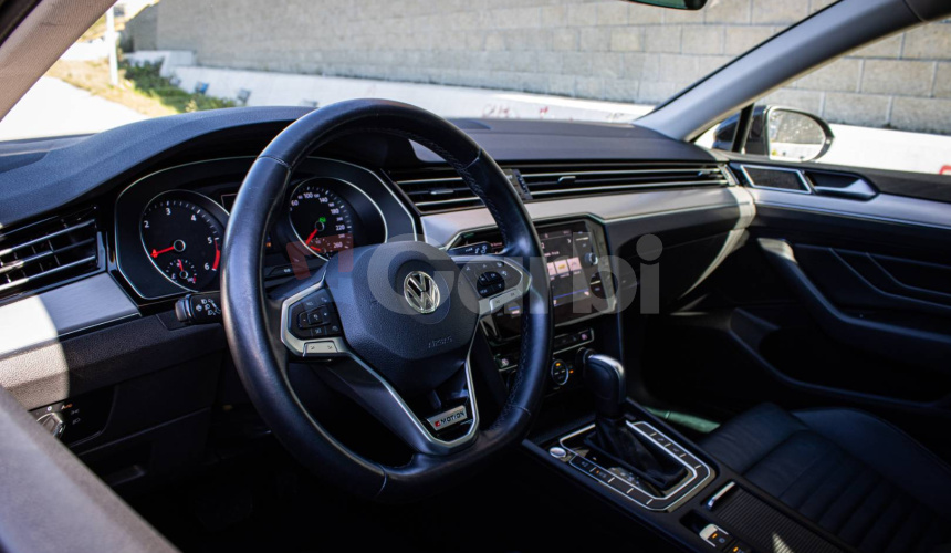 Volkswagen Passat Variant 2.0 TDI DSG 4Motion, Matrix, Masáž, 360 kamera, ACC, DCC, ťažné