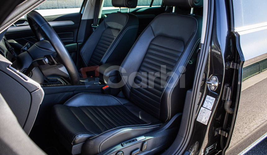 Volkswagen Passat Variant 2.0 TDI DSG 4Motion, Matrix, Masáž, 360 kamera, ACC, DCC, ťažné
