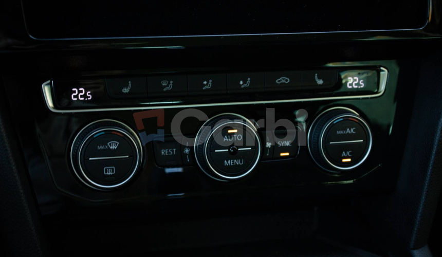 Volkswagen Passat Variant 2.0 TDI DSG 4Motion, Matrix, Masáž, 360 kamera, ACC, DCC, ťažné