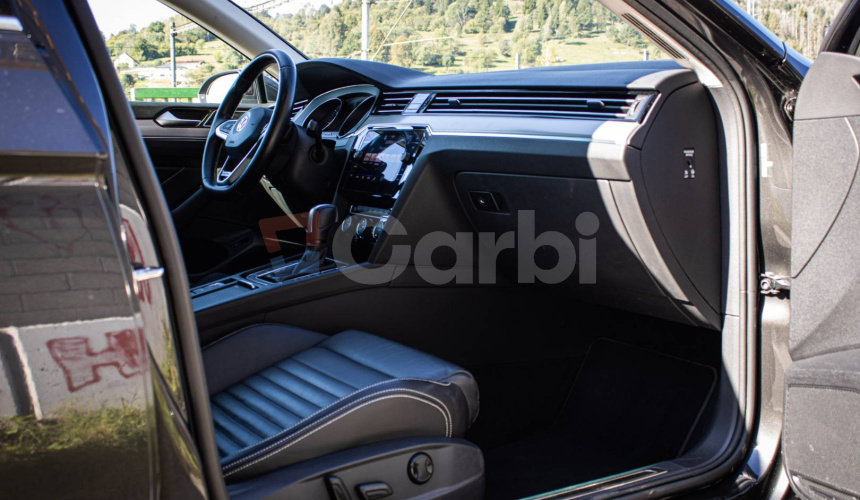 Volkswagen Passat Variant 2.0 TDI DSG 4Motion, Matrix, Masáž, 360 kamera, ACC, DCC, ťažné