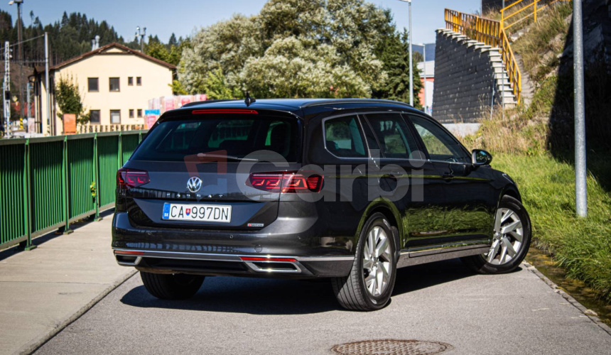 Volkswagen Passat Variant 2.0 TDI DSG 4Motion, Matrix, Masáž, 360 kamera, ACC, DCC, ťažné