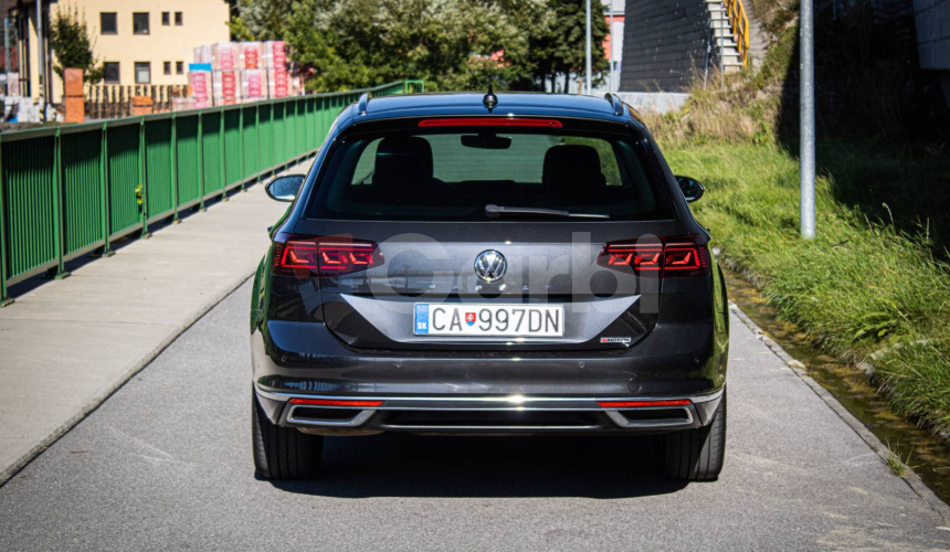 Volkswagen Passat Variant 2.0 TDI DSG 4Motion, Matrix, Masáž, 360 kamera, ACC, DCC, ťažné