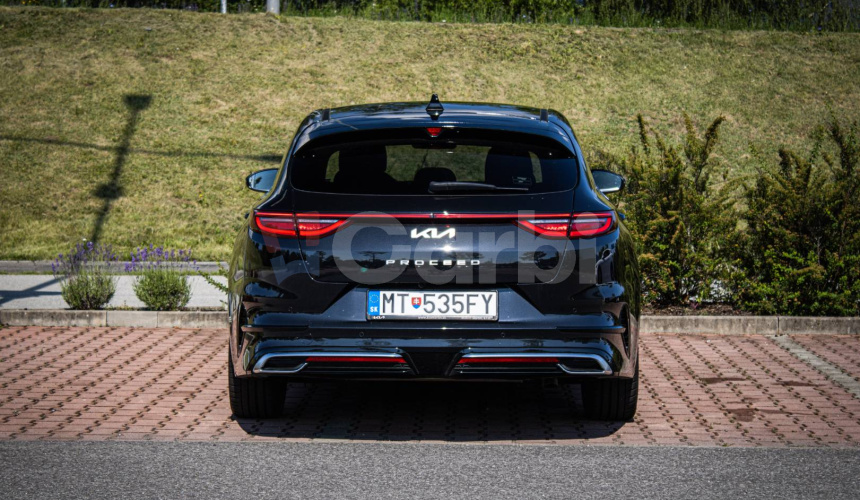 Kia ProCeed 1.5 T-GDi 7DCT GT-Line Premium, JBL, Kamera, Navi, 1.majiteľ, nelakované