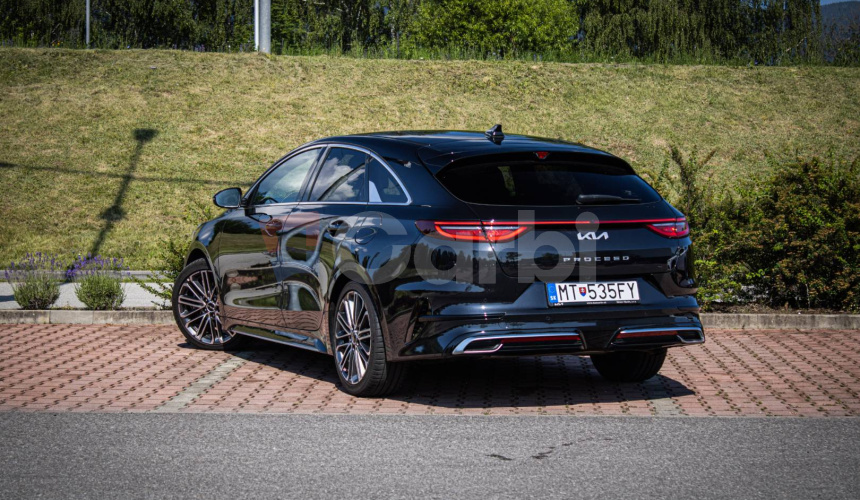 Kia ProCeed 1.5 T-GDi 7DCT GT-Line Premium, JBL, Kamera, Navi, 1.majiteľ, nelakované