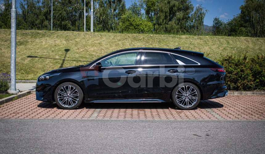 Kia ProCeed 1.5 T-GDi 7DCT GT-Line Premium, JBL, Kamera, Navi, 1.majiteľ, nelakované