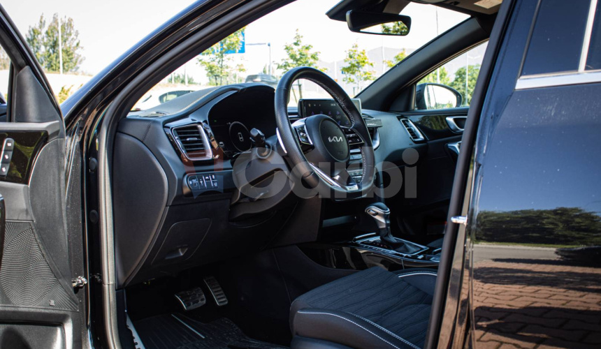 Kia ProCeed 1.5 T-GDi 7DCT GT-Line Premium, JBL, Kamera, Navi, 1.majiteľ, nelakované